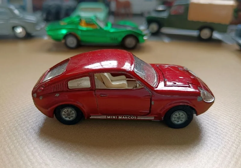 Battery - Powered Miniature Train for Indoor Home Layouts with Sound Effects341 Mini Marcos GT850 (2) Battery - Powered Miniature Train for Indoor Home Layouts with Sound Effects341 Mini Marcos GT850 (2)