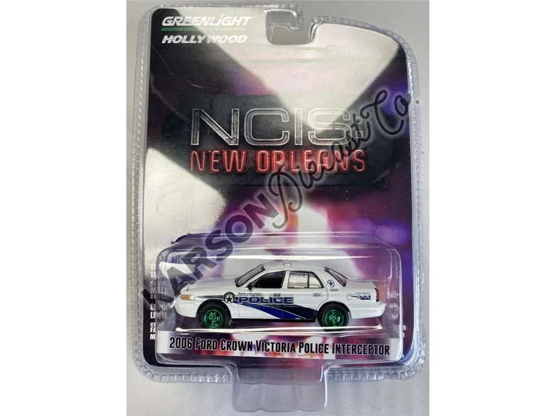 Die - Cast Model of a London Double - Decker Bus with Detailed Interior and ExteriorCHASE 2006 Ford Crown Victoria Police Interceptor - NCIS: New Orleans (Hollywood Series 39) Diecast 1:64 Scale Model - Greenlight 44990E Die - Cast Model of a London Double - Decker Bus with Detailed Interior and ExteriorCHASE 2006 Ford Crown Victoria Police Interceptor - NCIS: New Orleans (Hollywood Series 39) Diecast 1:64 Scale Model - Greenlight 44990E