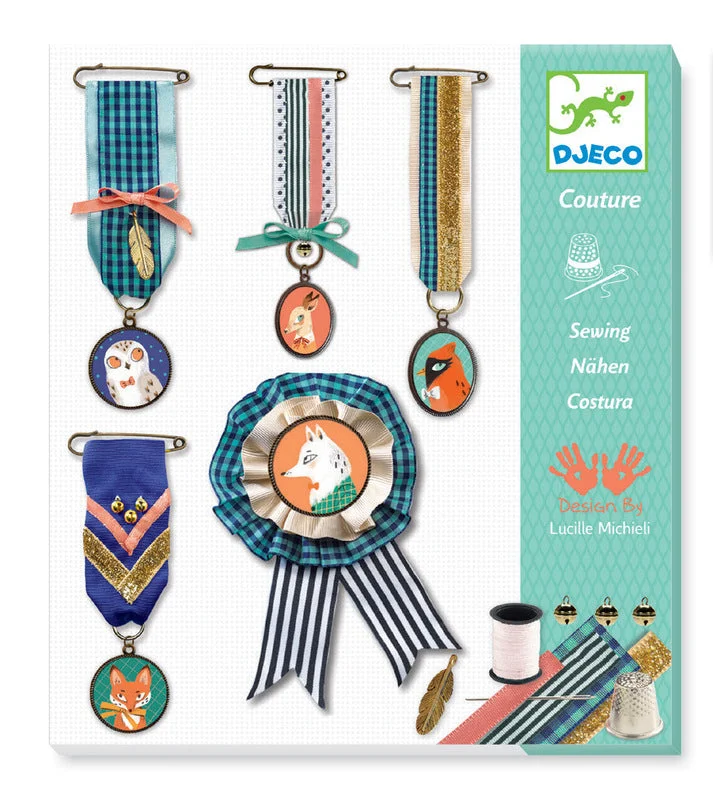 Embroidered Brooches Kit