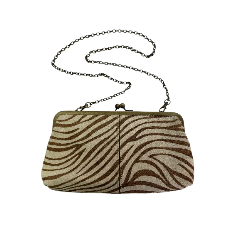 Snake - Skin Effect Clutch in Green for Exotic PartiesClutch Designer By Patricia Nash In Animal Print, Size:Medium